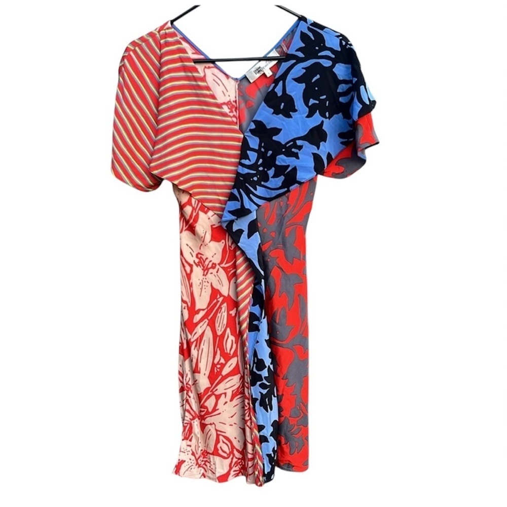 EUC Diane Von Furstenberg Silk Multi Pattern
Ruffle Front Dress Sz XS Rtl. $528
